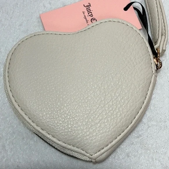 Juicy Couture Cream Heart Wristlet Coinpurse - Picture 4 of 9